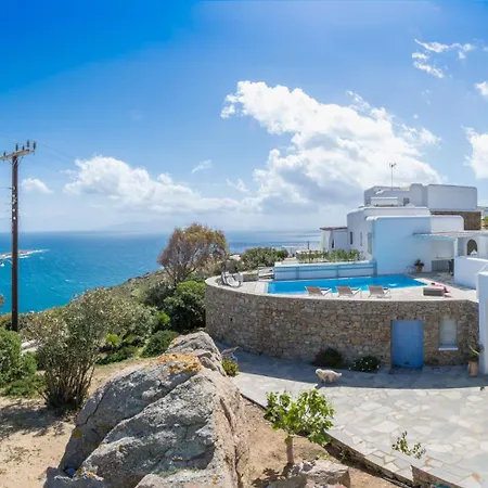Psarou Heights Vila
